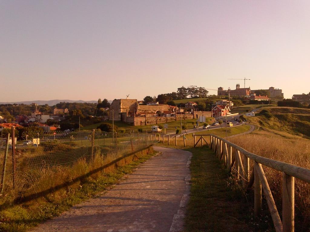 Pension Vega De Pas Comillas Exterior photo